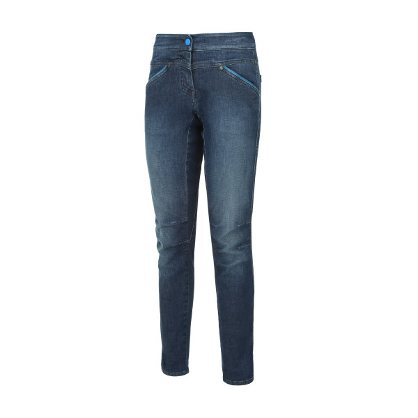 8690 light blue jeans